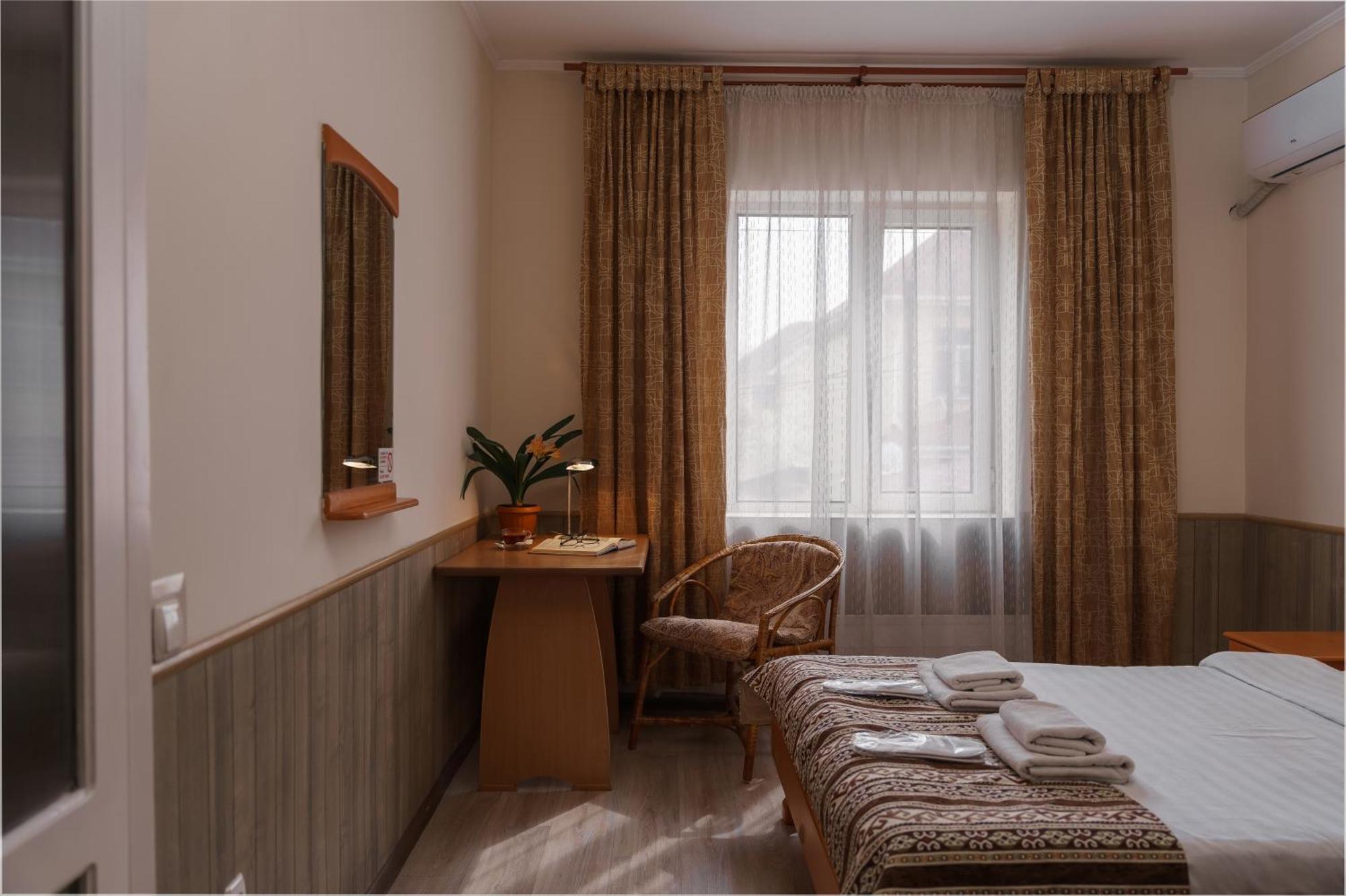 Alpinist Hotel Bishkek Exterior foto
